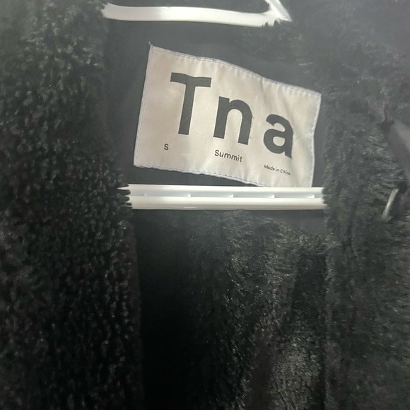 ARITZIA - TNA Black Parka - Picture 4 of 6